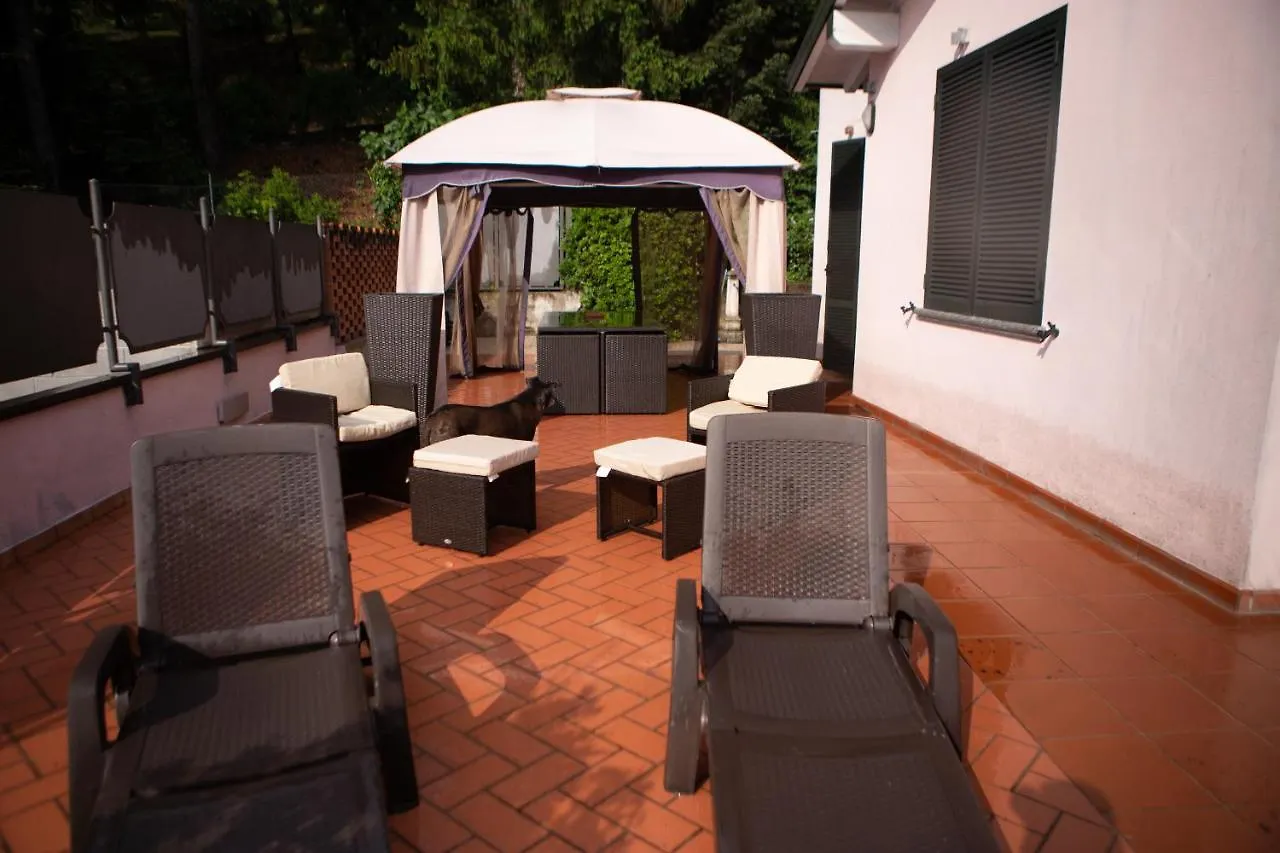 Villa Buzzi Besozzo Couette-café