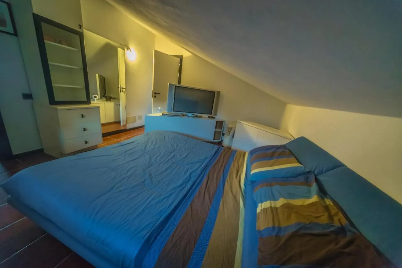 Villa Buzzi Besozzo Bed & Breakfast
